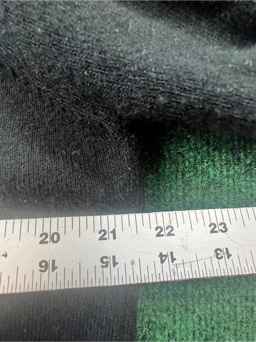 Geoffrey Beene Black Crewneck Sweater with Gray Argyle SKU 20032